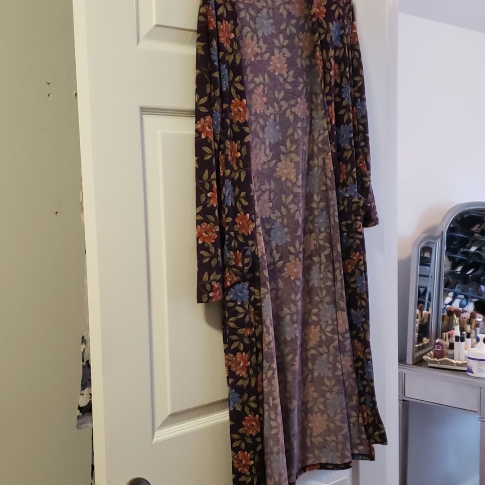 LuLaRoe duster in a small